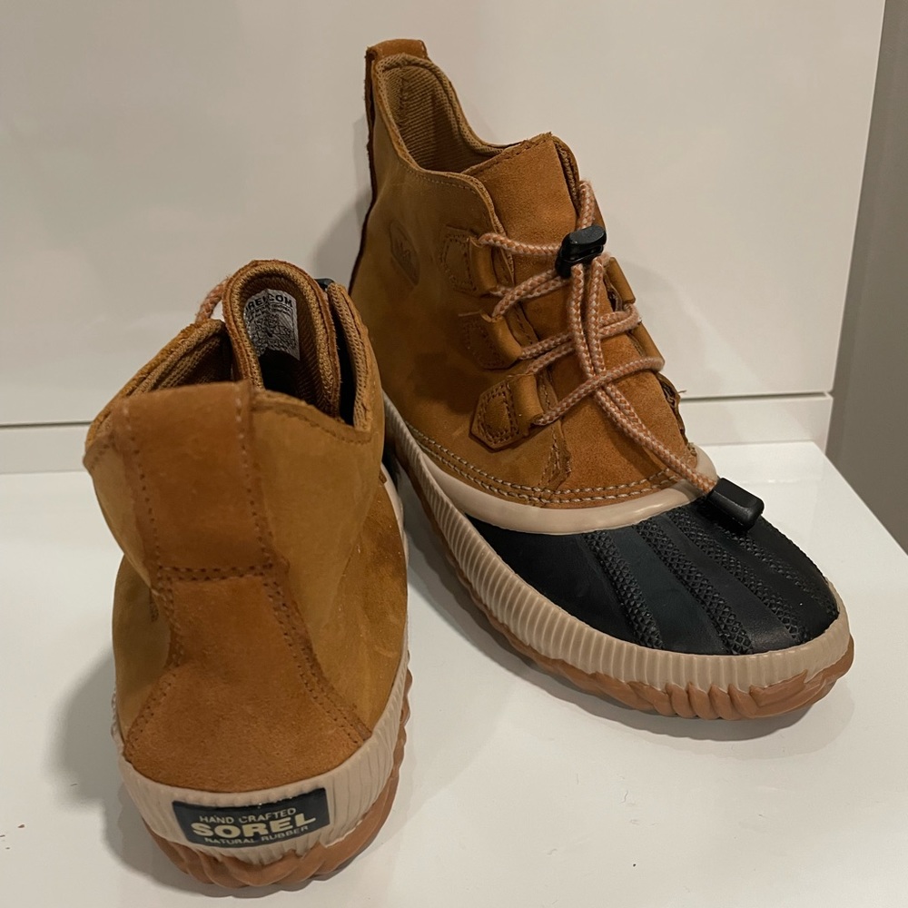 New Sorel Boots never worn!